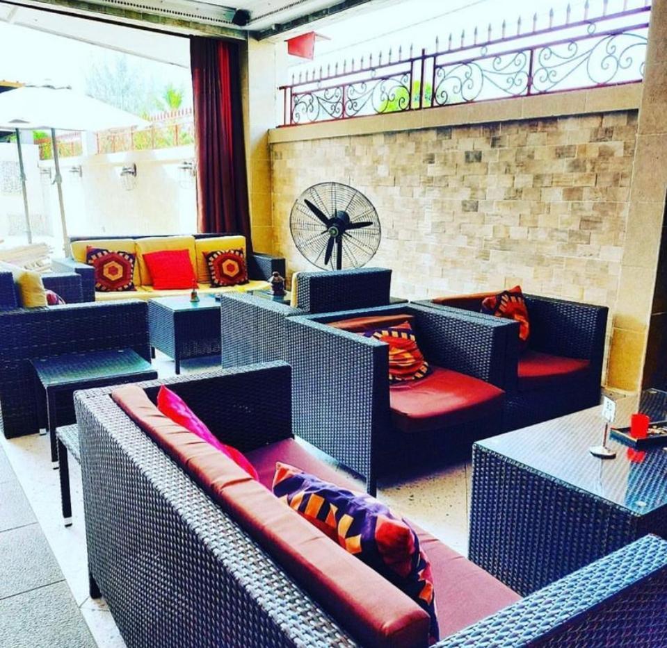 Residence Hoteliere Le Jomonia Libreville Exteriör bild